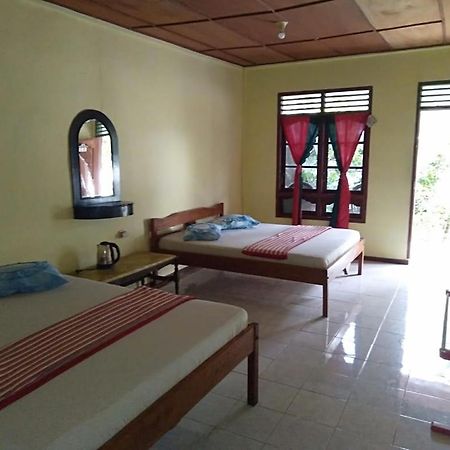 Sibayak Guesthouse Tuktuk Siadong Exterior foto