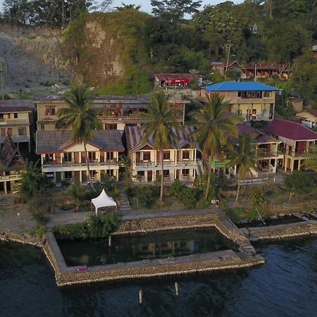 Sibayak Guesthouse Tuktuk Siadong Exterior foto