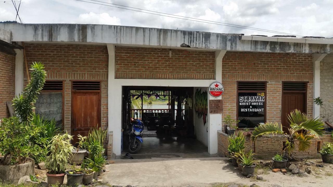 Sibayak Guesthouse Tuktuk Siadong Exterior foto