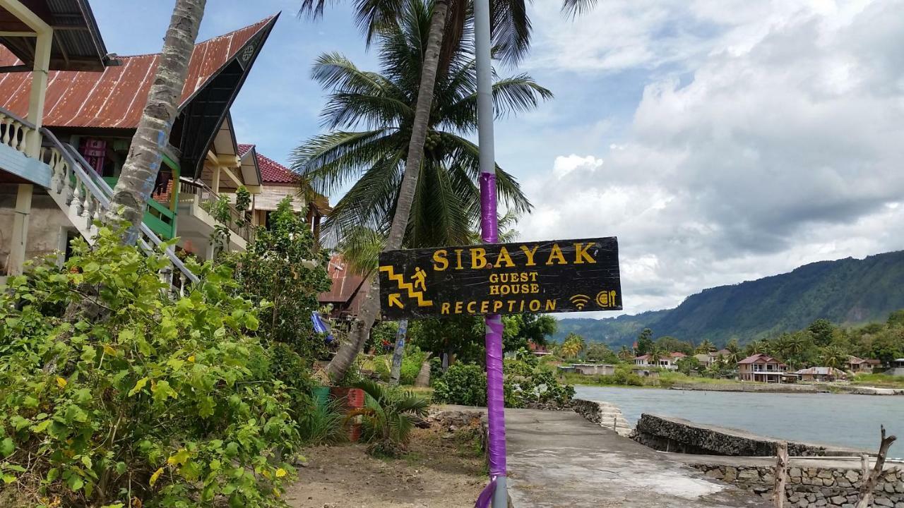 Sibayak Guesthouse Tuktuk Siadong Exterior foto