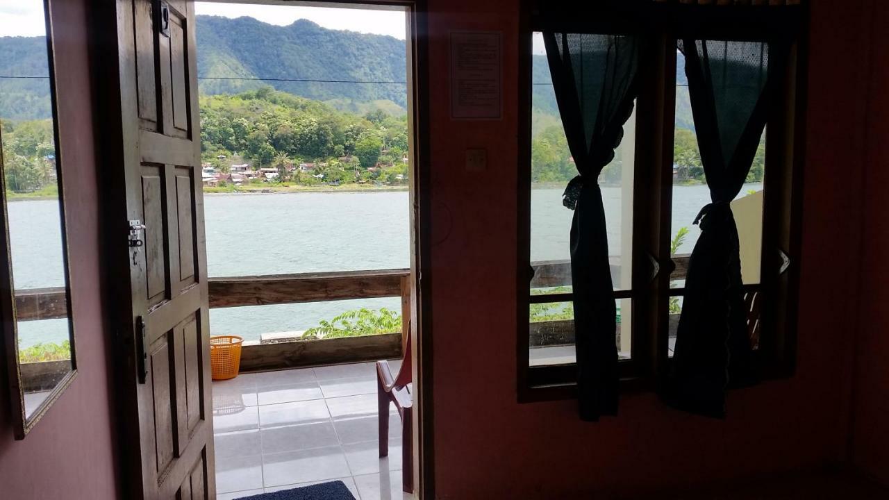Sibayak Guesthouse Tuktuk Siadong Exterior foto
