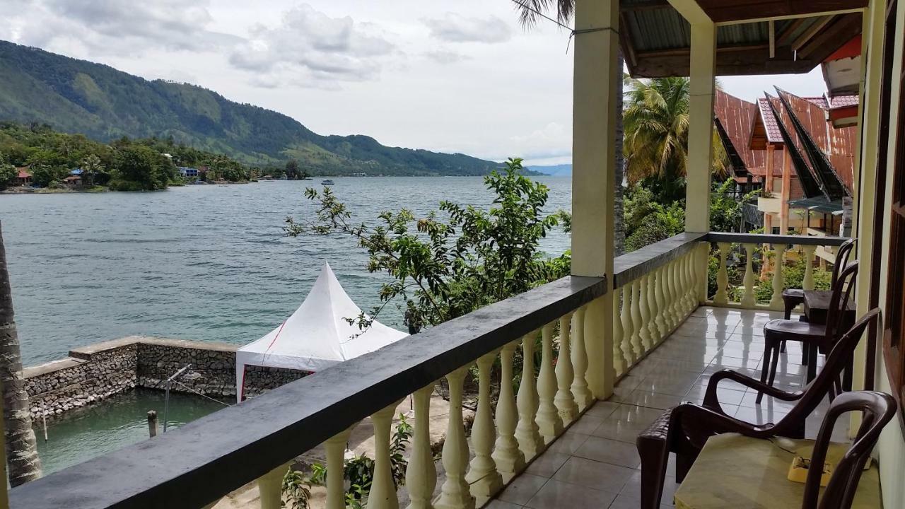 Sibayak Guesthouse Tuktuk Siadong Exterior foto