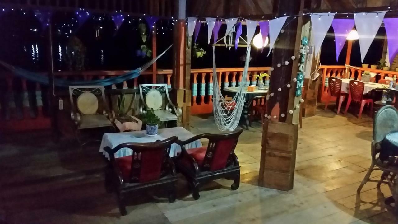 Sibayak Guesthouse Tuktuk Siadong Exterior foto