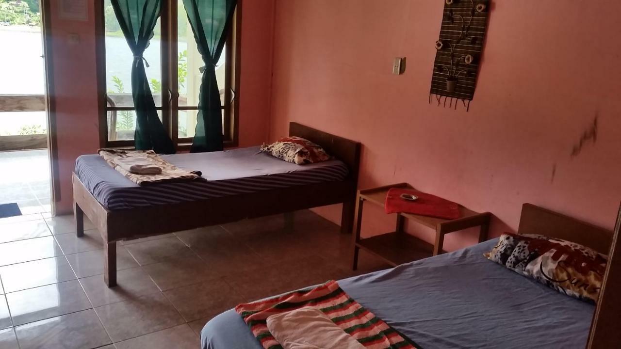 Sibayak Guesthouse Tuktuk Siadong Exterior foto