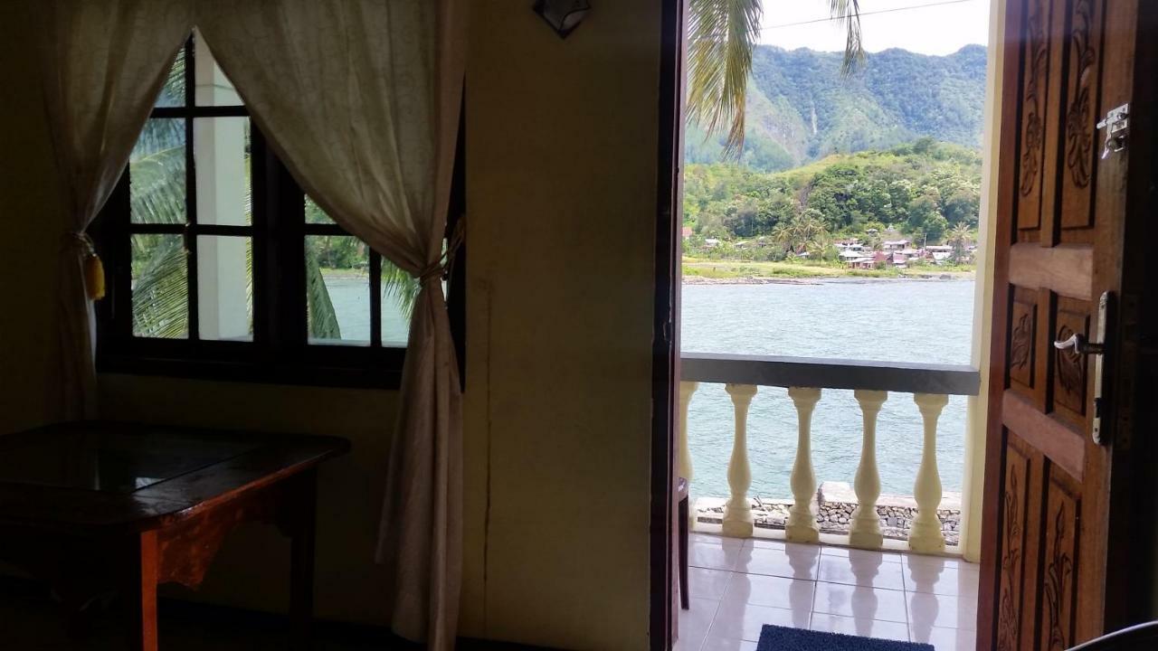 Sibayak Guesthouse Tuktuk Siadong Exterior foto