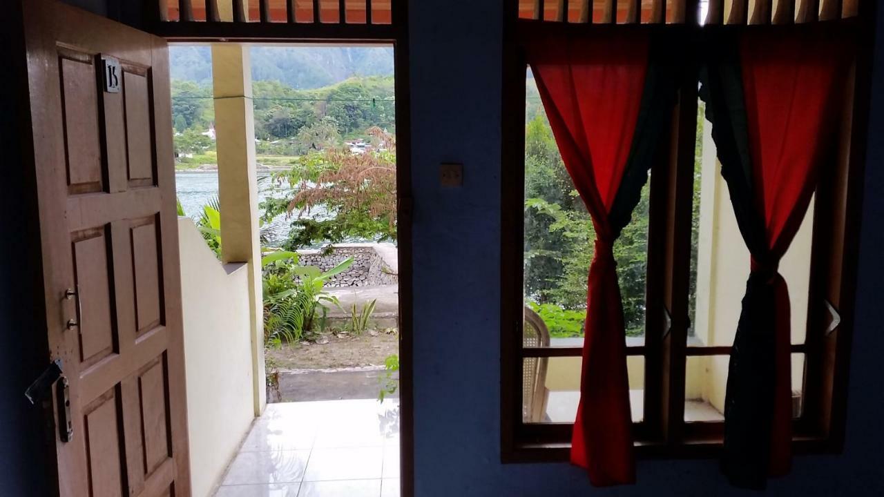 Sibayak Guesthouse Tuktuk Siadong Exterior foto