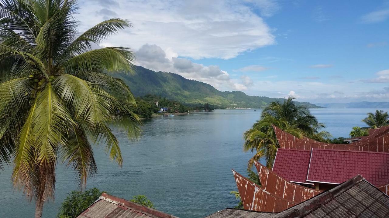 Sibayak Guesthouse Tuktuk Siadong Exterior foto